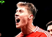 开云APP-曼联大将膝盖受伤，担忧赛季前景的简单介绍