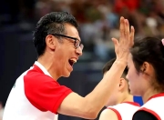 开云体育官网-球员因不服输的拼搏精神赢得观众掌声