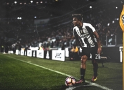 开云体育中国官网-冰原上的指挥家，戈麦斯如何以孤独艺术，谱写挪威对奥地利的绝对统治