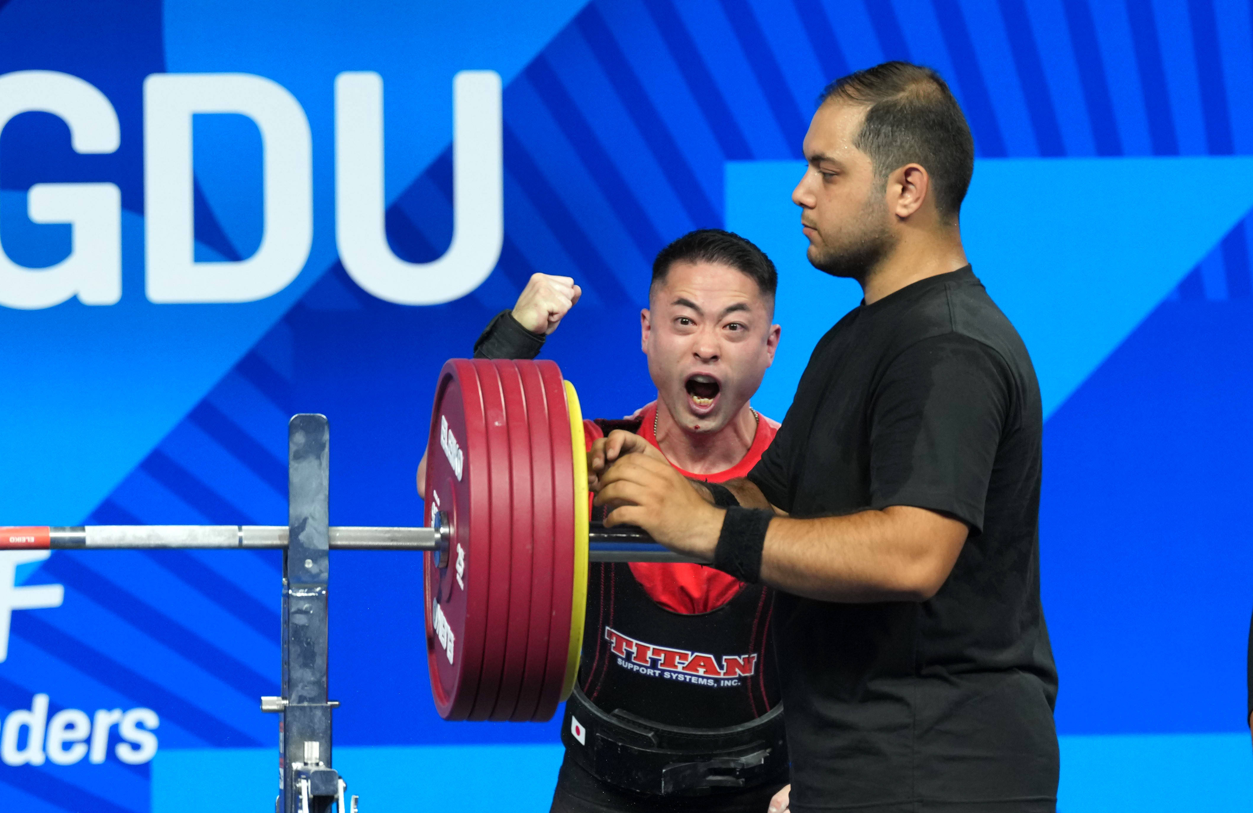 日本选手在游泳比赛中夺得金牌 日本选手在游泳比赛中夺得金牌