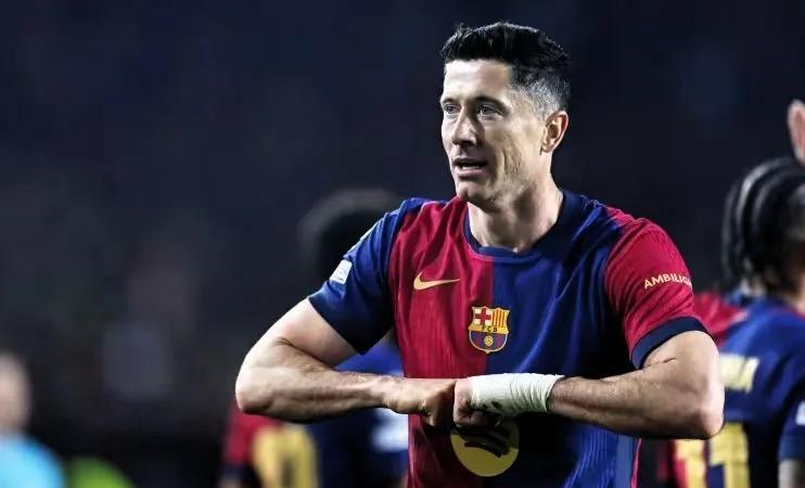 阿根廷血洗里昂，莱万绝境逆转