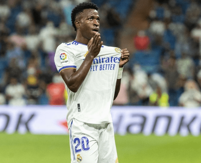 关于魔术爆冷爵士，乔治完成帽子戏法的信息