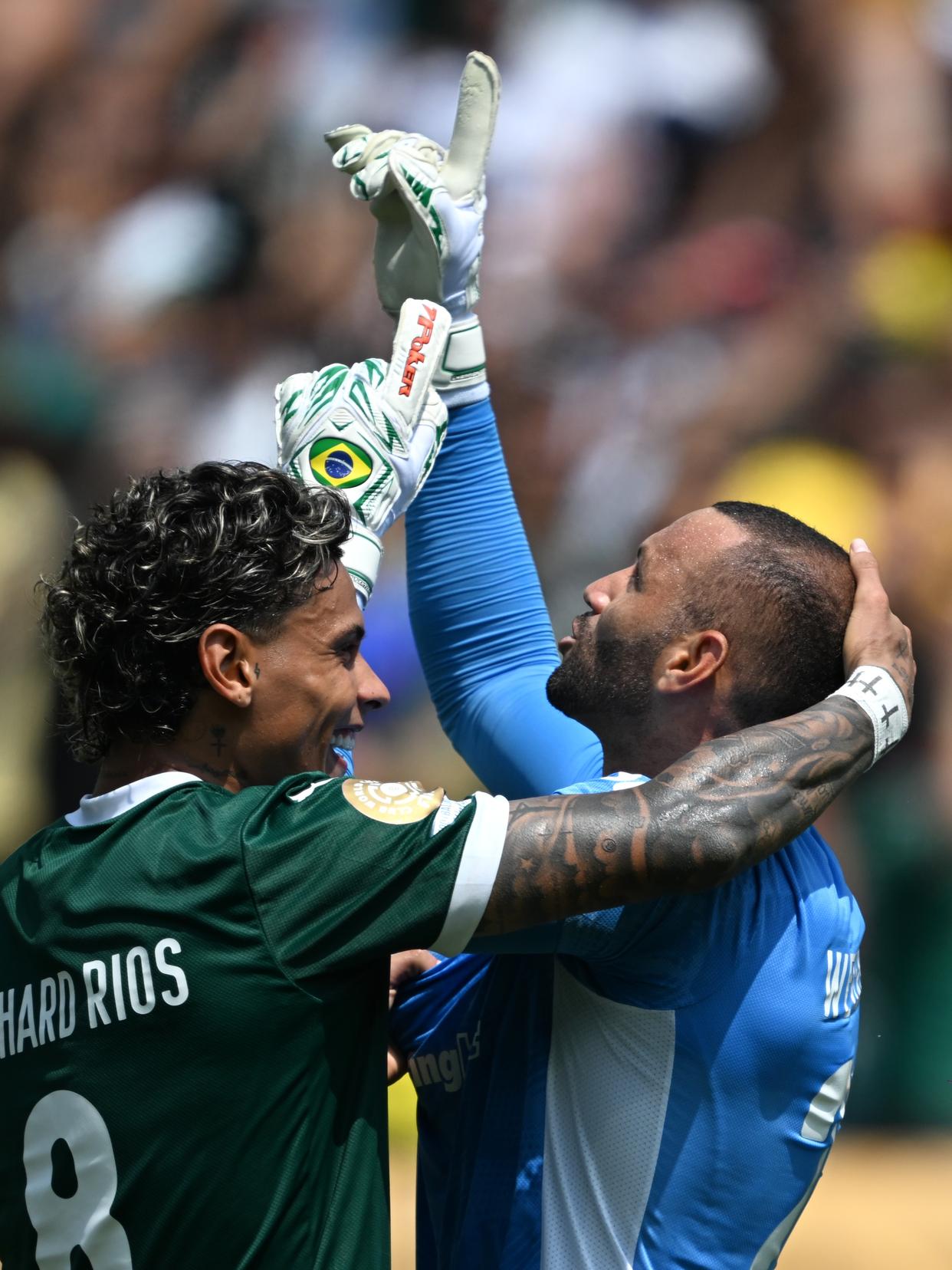 阿根廷选手在拳击比赛中获胜