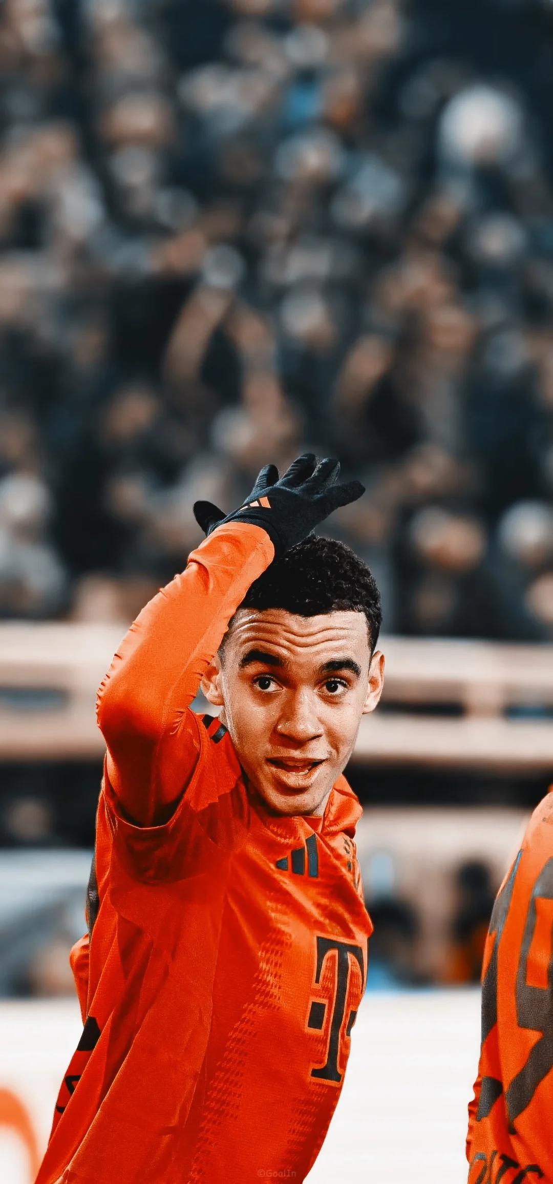 拜仁慕尼黑客场惨败,德甲排名下滑 拜仁慕尼黑客场惨败,德甲排名下滑