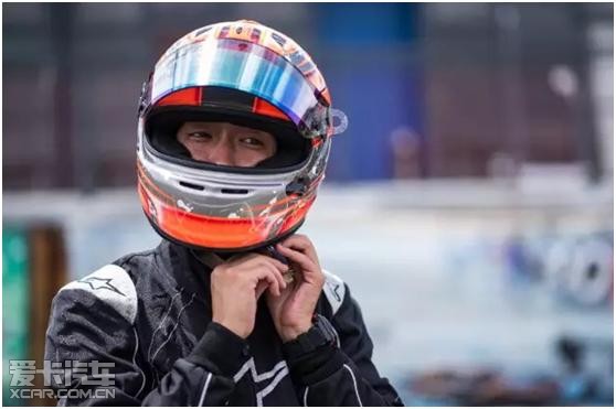 关于冲刺终点:欲突破对方拦阻,谁最快?的信息 关于冲刺终点:欲突破对方拦阻,谁最快?的信息