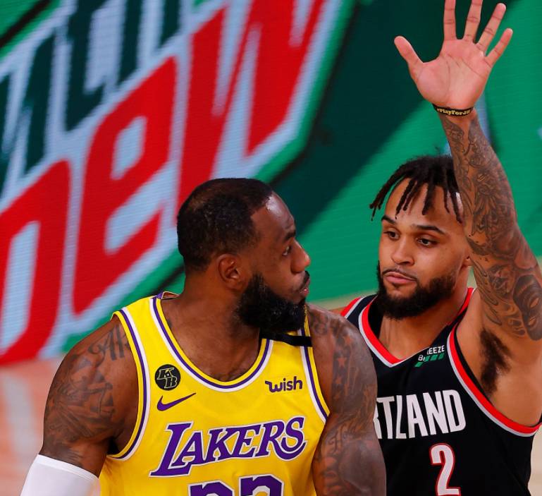 关于热血激烈对决,球场上掀起高潮的信息 关于热血激烈对决,球场上掀起高潮的信息