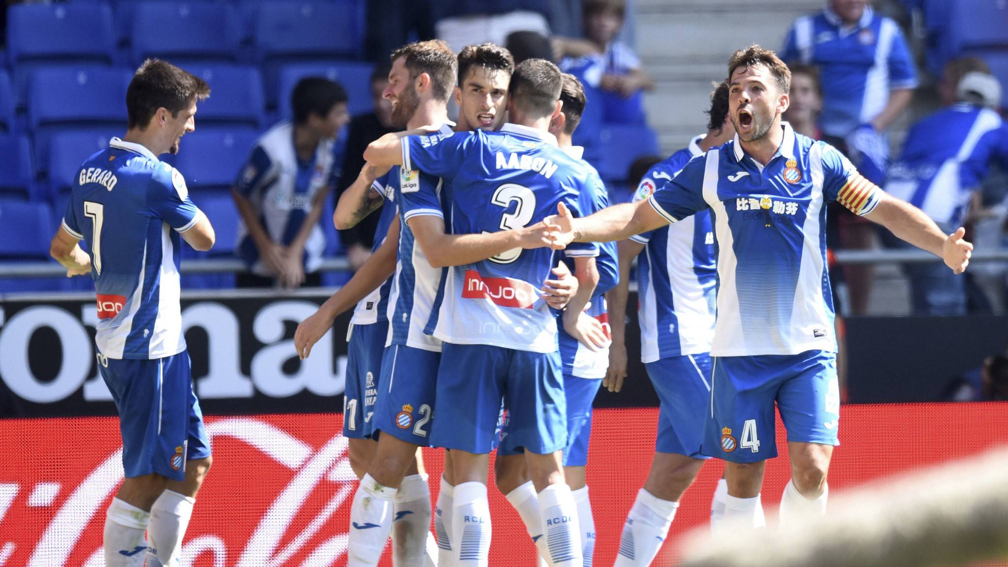 西班牙中场备战技术出众,备受瞩目 西班牙中场备战技术出众,备受瞩目