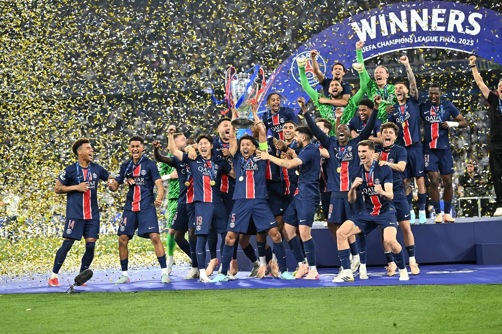 利物浦逆转巴黎，成功卫冕冠军