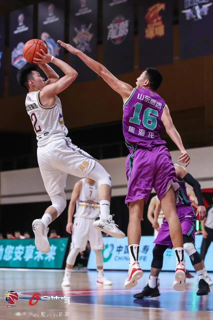 火箭轻取国王,易建联带队取胜 火箭轻取国王,易建联带队取胜