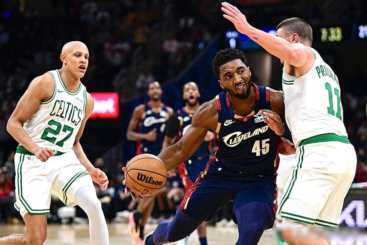 凯尔特人完胜西班牙男篮,东契奇三分雨点燃全场的简单介绍 凯尔特人完胜西班牙男篮,东契奇三分雨点燃全场的简单介绍