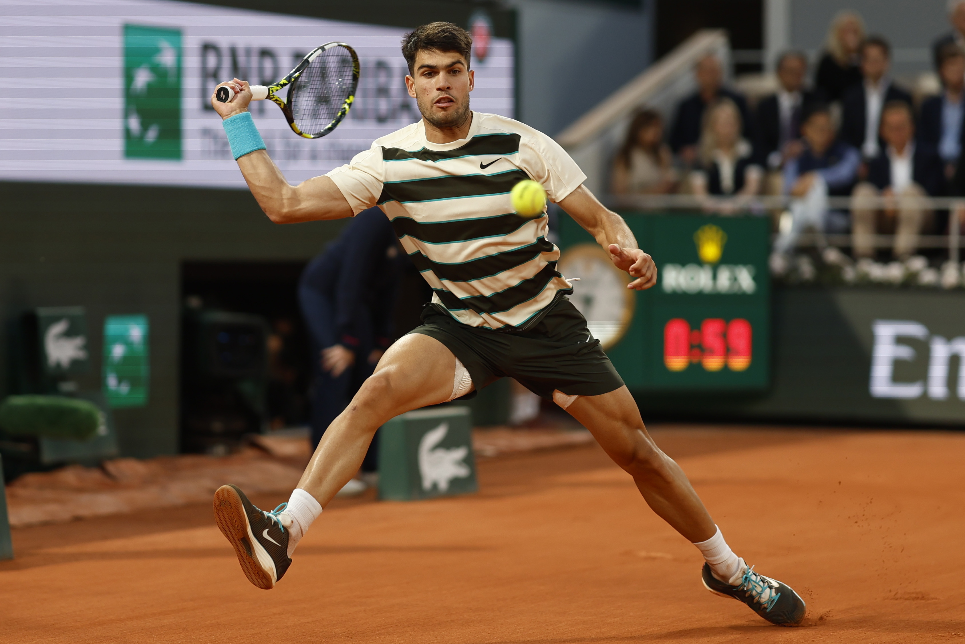 关于美国网球队完胜世界网球队，阿尔卡拉斯绝境逆转的信息