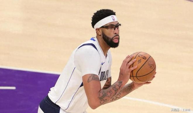 掘金爆冷独行侠，浓眉爆发神勇