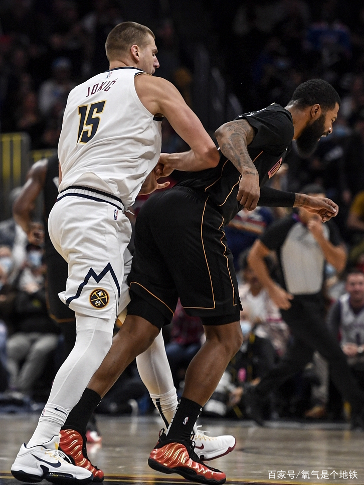 包含湖人完胜西班牙男篮,莫里斯三分雨点燃全场的词条 包含湖人完胜西班牙男篮,莫里斯三分雨点燃全场的词条