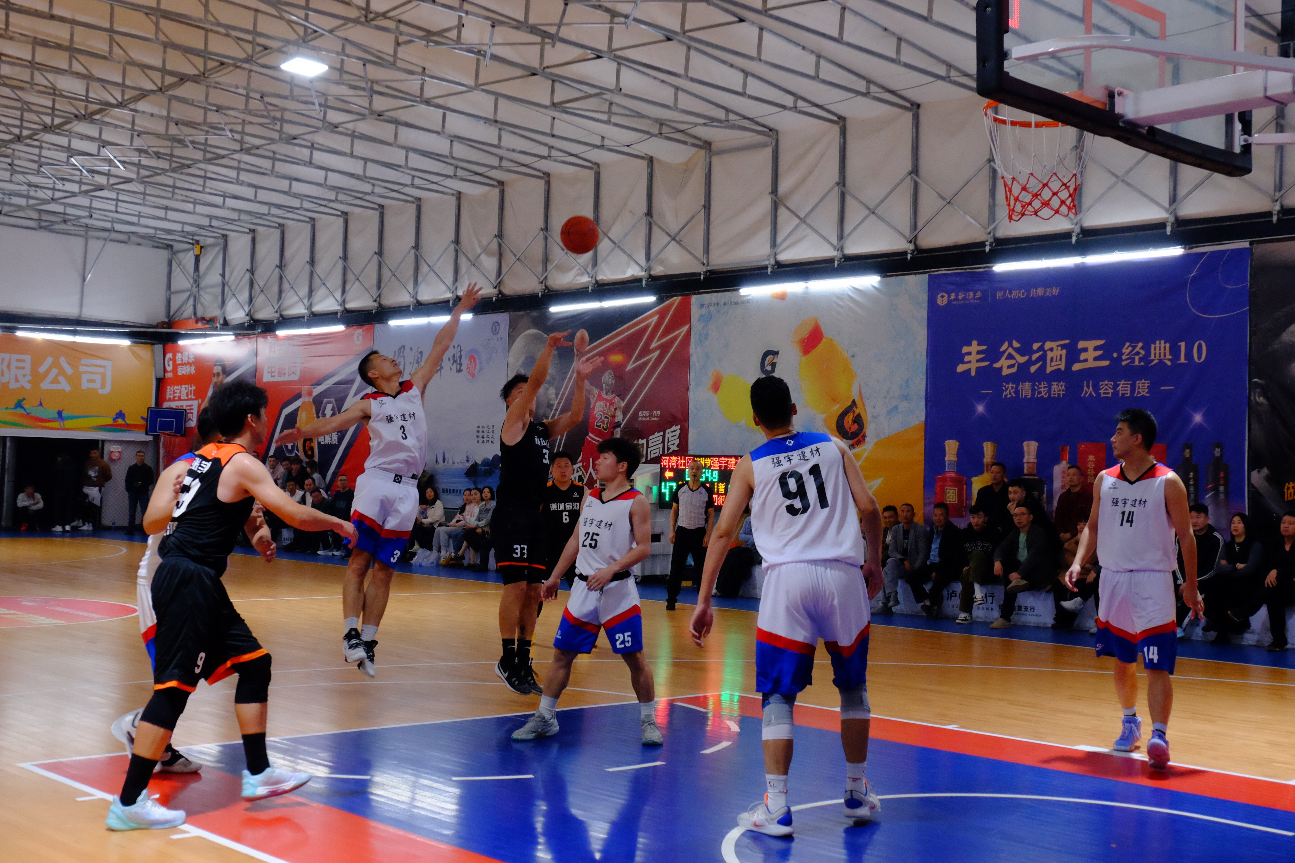 东亚篮球锦标赛吸引众多球迷，场场精彩纷呈的简单介绍