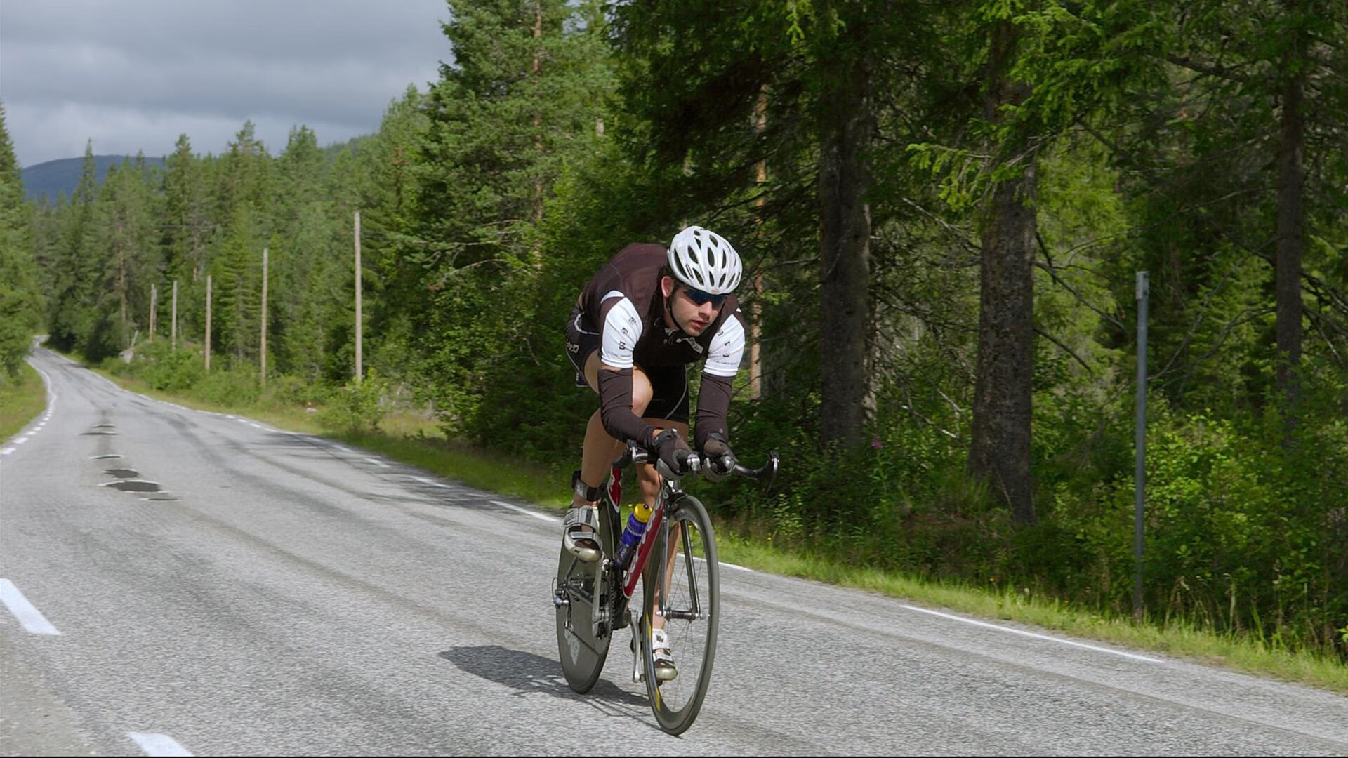 当南美狂想曲遇上德意志战车，阿尔瓦雷斯如何让拜仁防线陷入无解方程式